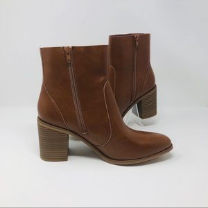 NWOT Universal Thread Cleo Heeled Boots